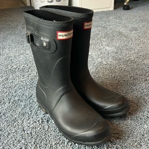 Hunter boots black size 9